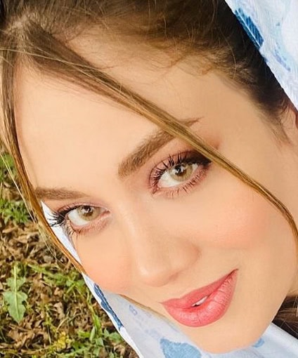 لنز چشم دهب مدل لومیر براون کد 17 رنگ عسلی روشن